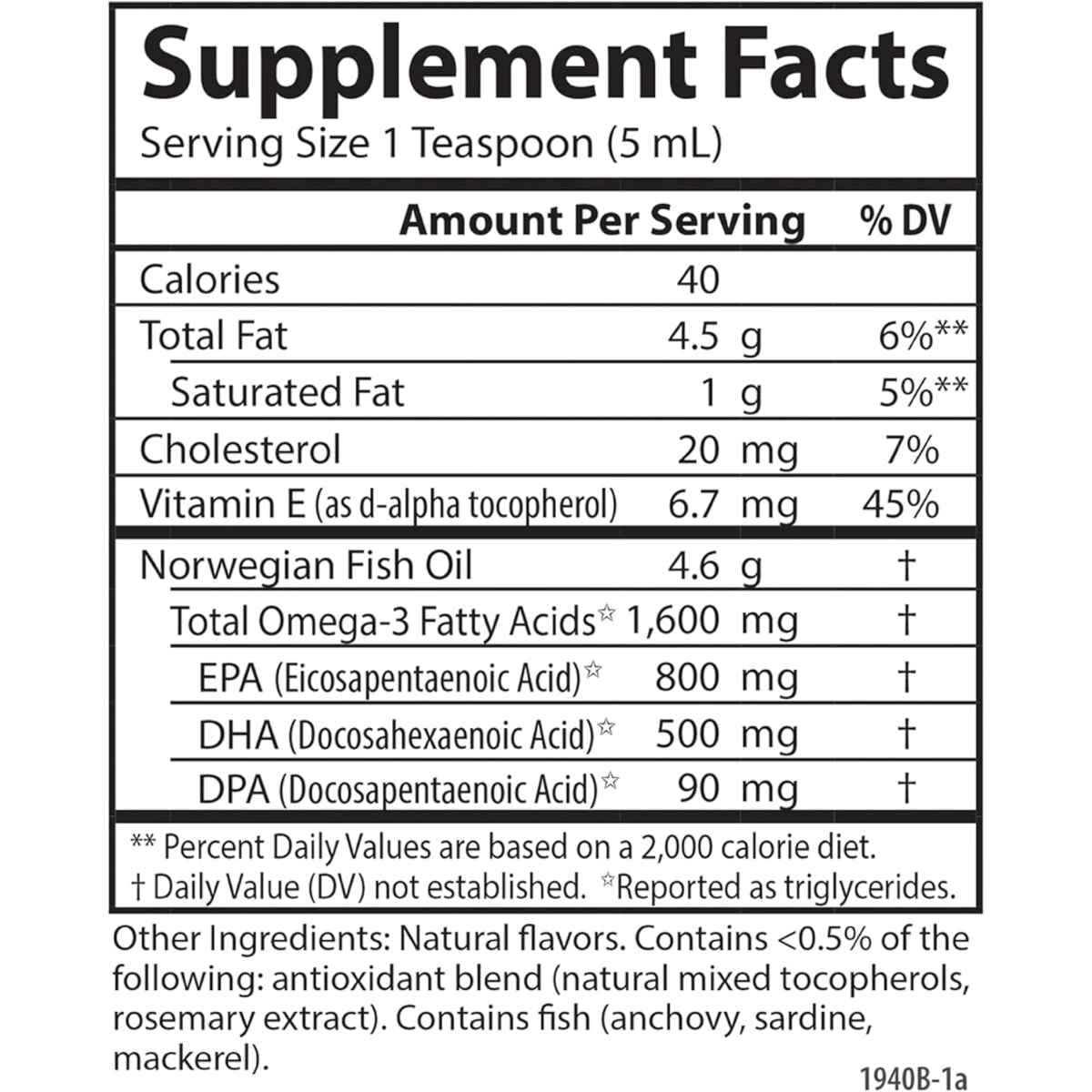 Tabla de suplementos de Carlson aceite de pescado Omega 3 líquido sabor frutos rojos, presentación de 6.7 fl oz / 200 mL, con porción de 1 cucharadita y Omega 3 declarado.