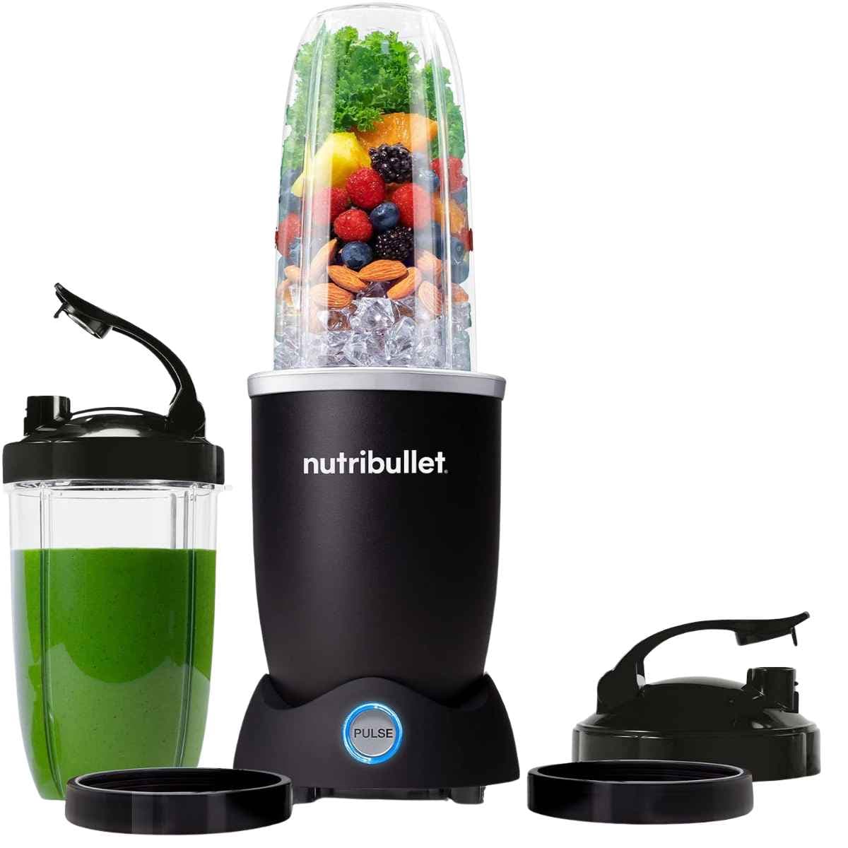 Licuadora nutribullet Pro+ con vaso de ingredientes y segundo vaso con bebida